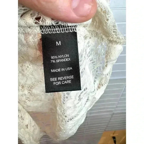 Buckle Black Women's Sleeveless Turtleneck - Medium - Cream Lace - Y2K Style - Picture 4 of 8